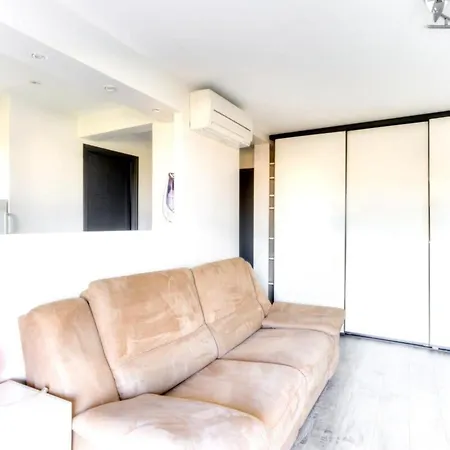 Mimosas Furnished Flat アパート