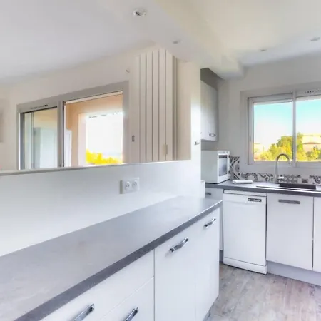 Mimosas Furnished Flat アンティーブ